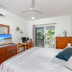 Modern 2 Bedroom Townhouse - Four Mile Escapes Holiday home