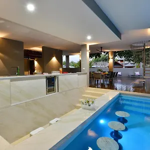 The House Holiday home